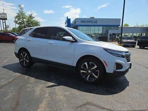 Certified 2022 Chevrolet Equinox LT AWD/4WD image 1