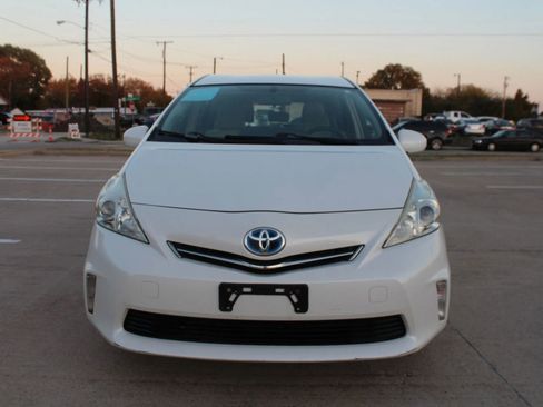 Used 2012 Toyota Prius V Two image 10