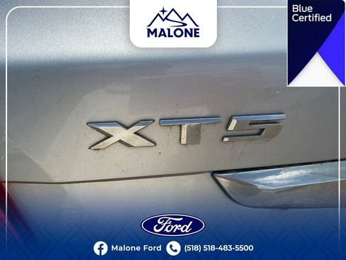 Used 2017 Cadillac XT5 Luxury w/ Driver Awareness Package AWD/4WD image 19
