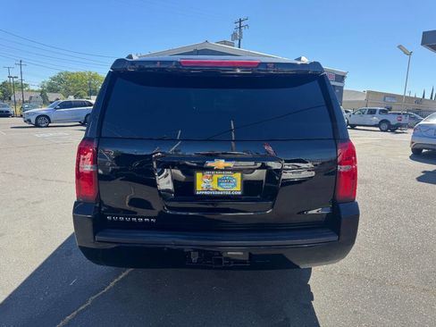 Used 2016 Chevrolet Suburban LT image 6