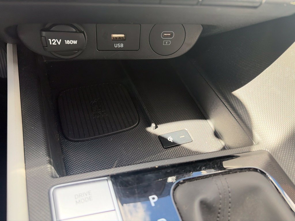Certified 2025 Hyundai Elantra Limited FWD image 29