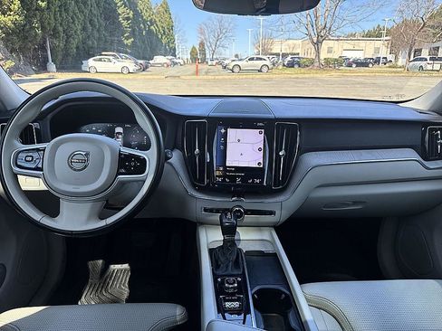 Used 2021 Volvo XC60 T6 Inscription image 19