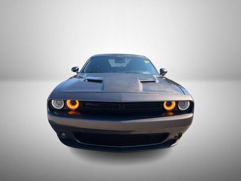 Used 2021 Dodge Challenger SXT w/ Driver Convenience Group RWD image 7