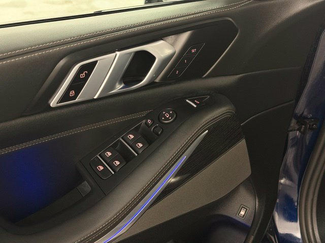 Used 2025 BMW X5 xDrive50e AWD/4WD image 11
