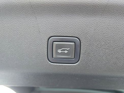 Used 2021 Chevrolet Tahoe High Country image 17