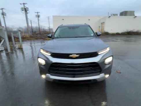 Used 2021 Chevrolet TrailBlazer LT w/ Sun and Liftgate Package image 3