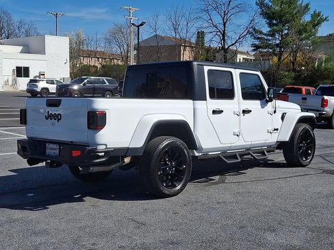Used 2023 Jeep Gladiator Sport AWD/4WD image 6