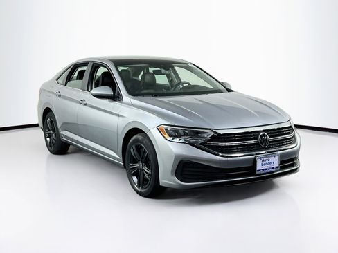 Used 2023 Volkswagen Jetta SE FWD image 3
