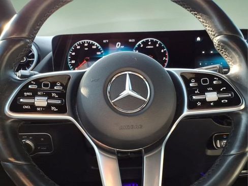 Used 2022 Mercedes-Benz GLA 250 4MATIC image 23