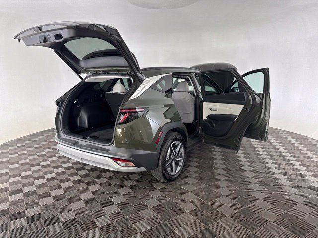 Used 2025 Hyundai Tucson SEL FWD image 18