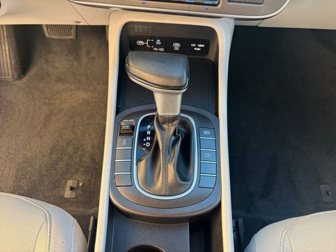 Used 2025 Hyundai Kona SEL image 41
