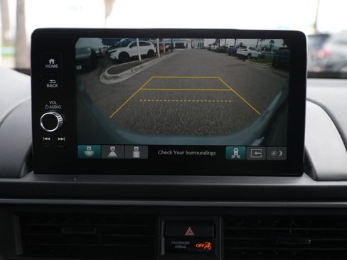 Used 2024 Honda Pilot Touring image 27