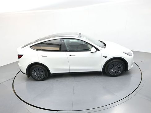 Used 2023 Tesla Model Y Long Range AWD/4WD image 28
