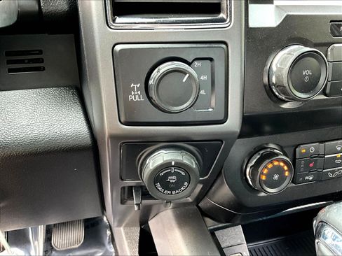 Used 2019 Ford F150 XLT w/ Equipment Group 302A Luxury AWD/4WD image 37