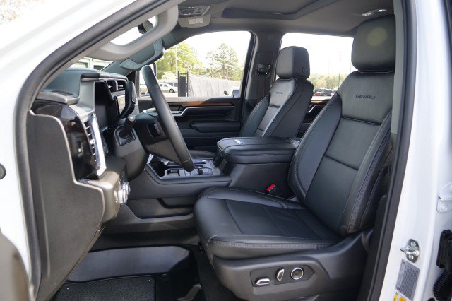 Used 2026 GMC Sierra 3500 Denali w/ Denali Reserve Package AWD/4WD image 3