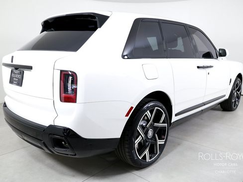 Used 2026 Rolls-Royce Cullinan AWD/4WD image 2