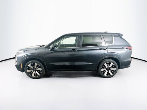 Used 2025 Mitsubishi Outlander SE FWD image 4