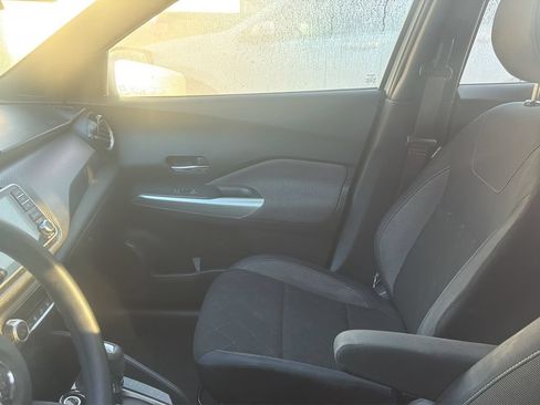 Used 2019 Nissan Kicks SV FWD image 14