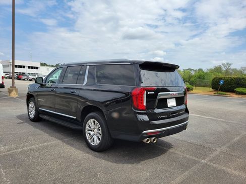 Used 2024 GMC Yukon XL Denali AWD/4WD image 3