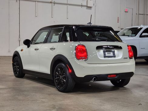 Used 2019 MINI Cooper 4-Door Hardtop image 12