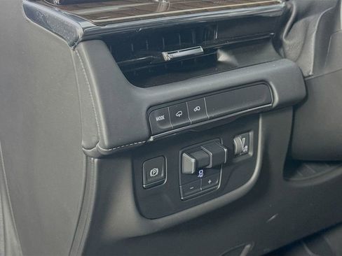 Used 2023 Cadillac Escalade Sport Platinum w/ LPO, ONYX Package image 12