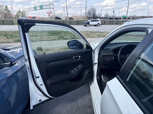 Used 2024 Honda Civic Sport image 7