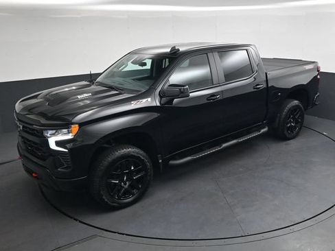 Used 2025 Chevrolet Silverado 1500 LT Trail Boss w/ Convenience Package II AWD/4WD image 31