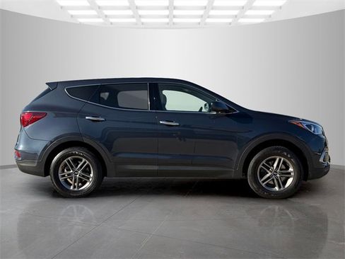 Used 2018 Hyundai Santa Fe Sport image 3