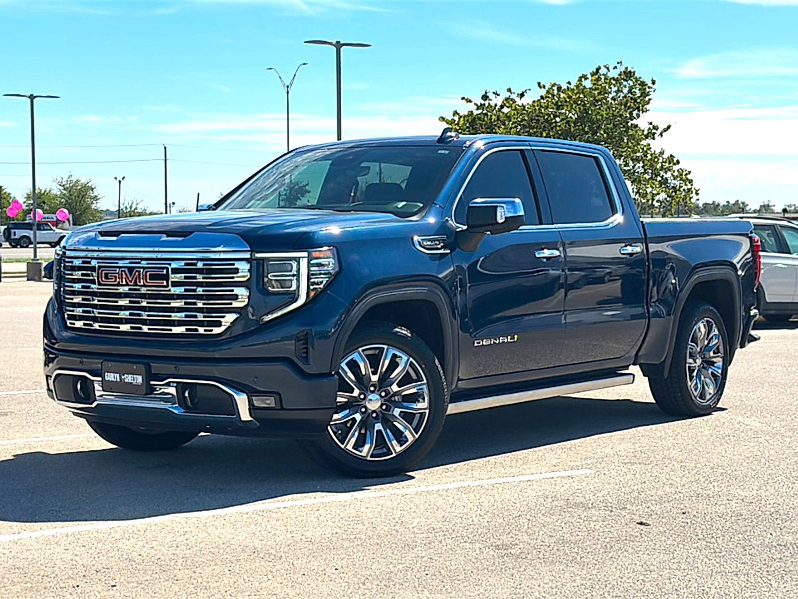 Used 2023 GMC Sierra 1500 Denali w/ Denali Reserve Package AWD/4WD image 2