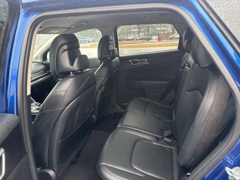 Used 2023 Kia Sportage EX image 18