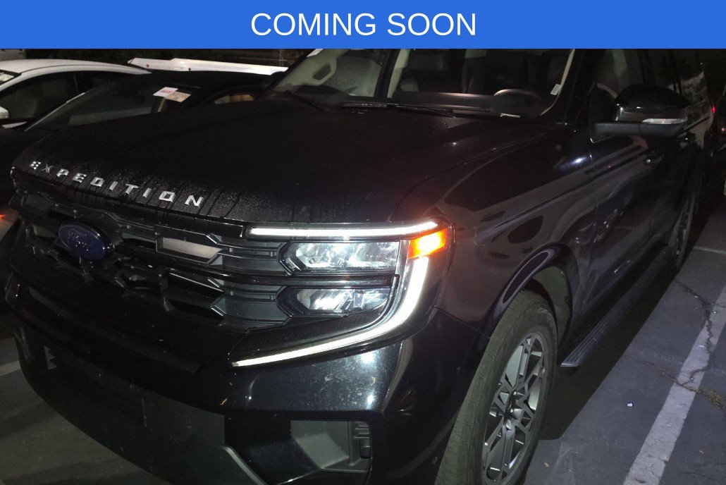 Used 2025 Ford Expedition Max Active AWD/4WD image 1