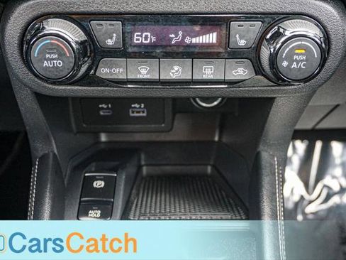 Used 2022 Nissan Kicks SR w/ Premium Package FWD image 24