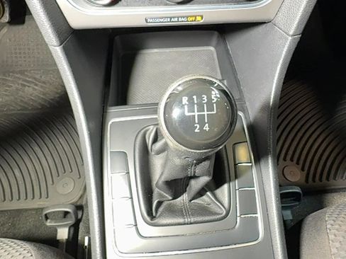 Used 2015 Volkswagen Passat 1.8T S image 16