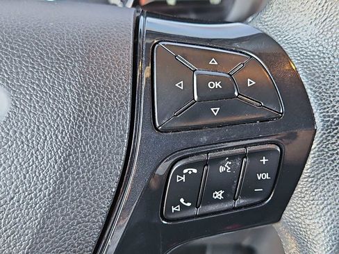 Used 2018 Ford Explorer XLT w/ Equipment Group 202A FWD image 24