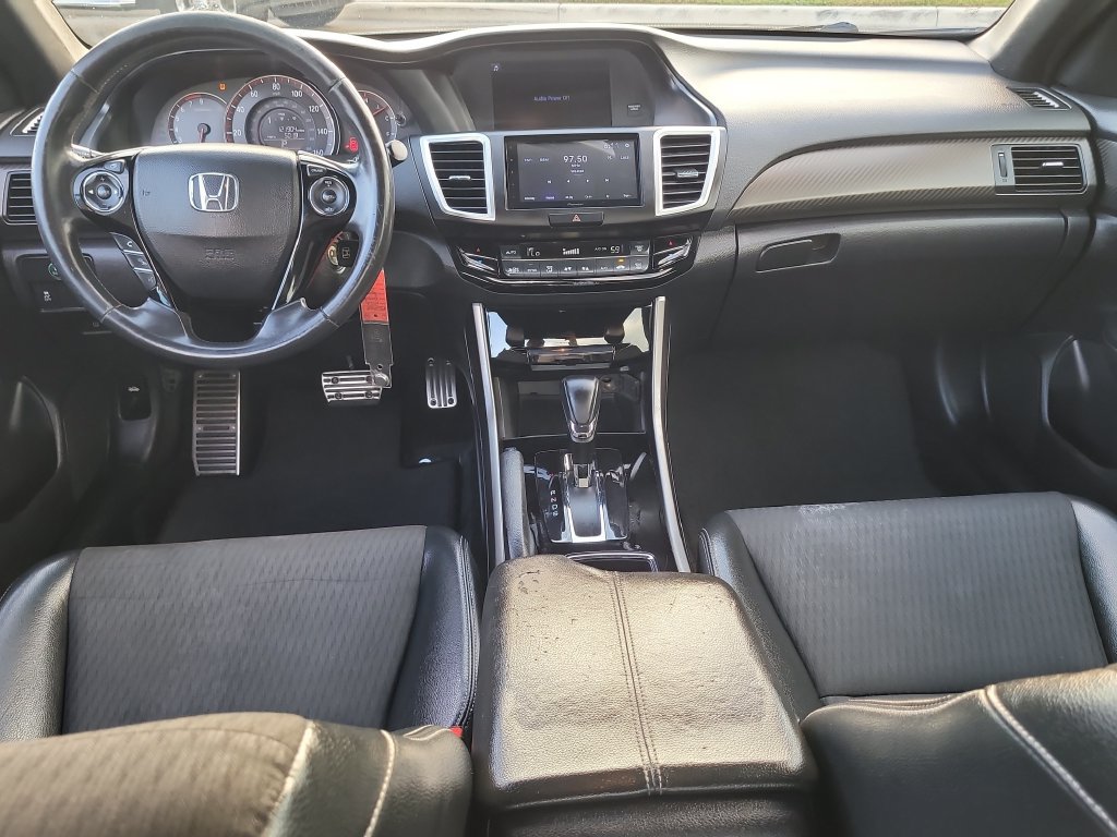 Used 2017 Honda Accord Sport image 13