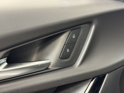 New 2026 Chevrolet Equinox LT image 9