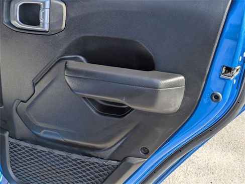 Used 2025 Jeep Wrangler Unlimited Rubicon image 29