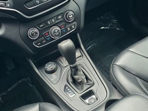 Used 2019 Jeep Cherokee Latitude Plus w/ Comfort/Convenience Group image 35