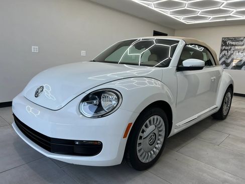 Used 2016 Volkswagen Beetle 1.8T SE FWD image 1