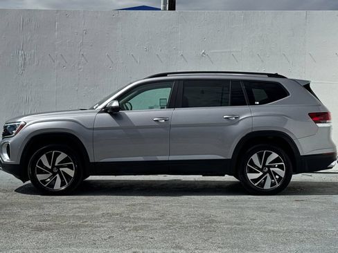 Used 2024 Volkswagen Atlas SE w/ Panoramic Sunroof Package AWD/4WD image 6