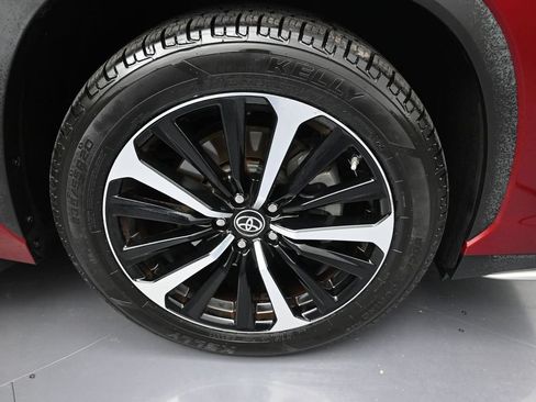 Used 2021 Toyota Highlander XSE FWD image 9