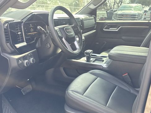 Used 2026 GMC Sierra 1500 SLT image 5