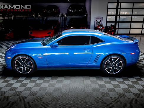 Used 2013 Chevrolet Camaro SS w/ Hot Wheels Special Edition image 53