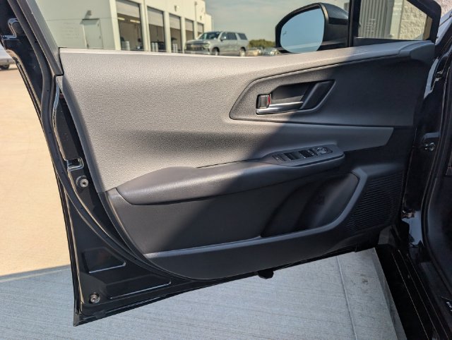 Used 2024 Toyota Prius XLE FWD image 22