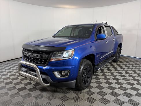 Used 2019 Chevrolet Colorado Z71 AWD/4WD image 2