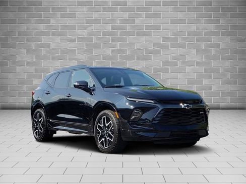 Used 2024 Chevrolet Blazer RS w/ Driver Confidence II Package image 3