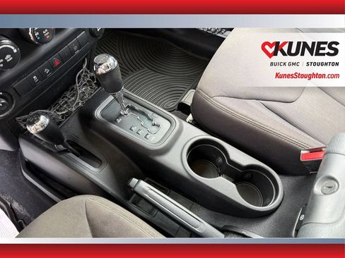 Used 2013 Jeep Wrangler Sahara w/ Dual Top Group AWD/4WD image 29