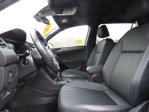 Used 2023 Volkswagen Tiguan SE R-Line image 10