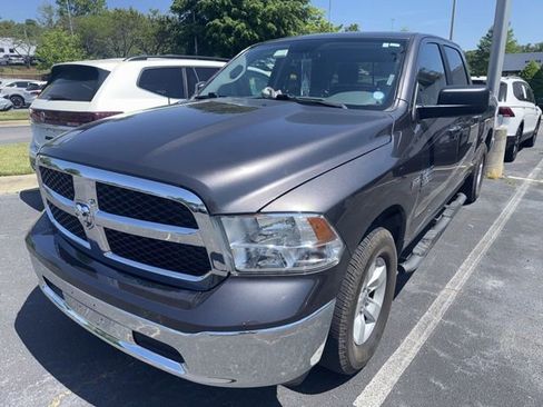 Used 2019 RAM 1500 Classic SLT image 10