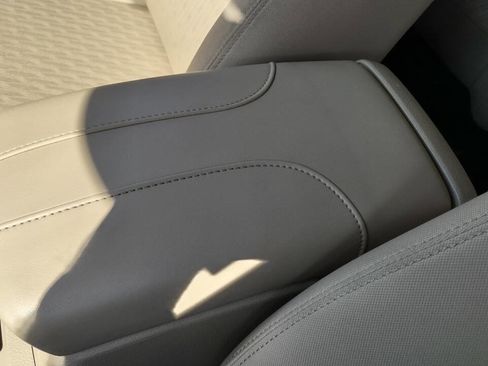 Used 2019 Nissan Rogue SV w/ Premium Package image 36